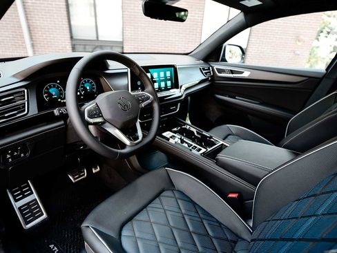 New 2025 Volkswagen Atlas Cross Sport SEL Premium R-Line image 5
