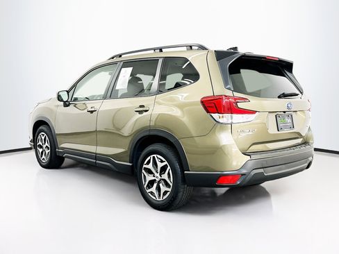Used 2024 Subaru Forester Premium image 5