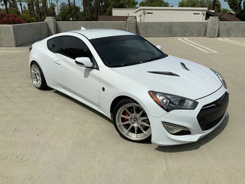 Used 2016 Hyundai Genesis Coupe 3.8 RWD image 17
