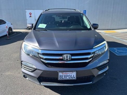 Used 2018 Honda Pilot Touring image 2