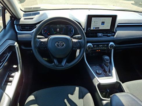 Used 2025 Toyota RAV4 LE AWD/4WD image 11