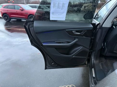 Used 2019 Audi Q8 Premium Plus w/ Premium Plus image 12