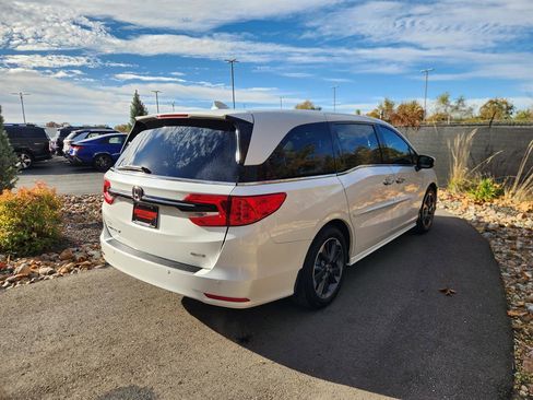 Used 2023 Honda Odyssey Elite image 5