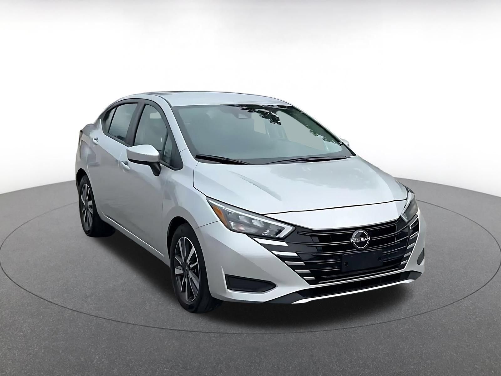 Used 2025 Nissan Versa SV FWD image 3