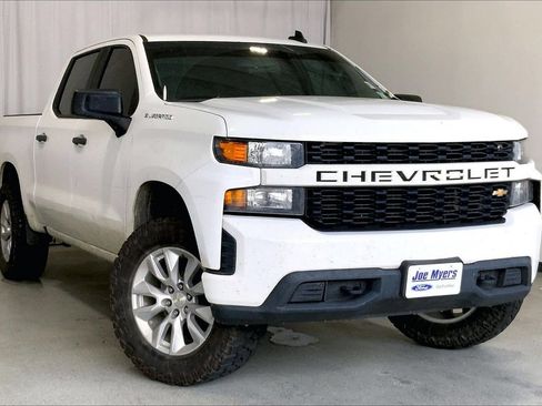 Used 2019 Chevrolet Silverado 1500 Custom w/ Infotainment Package RWD image 1