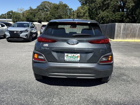 Used 2021 Hyundai Kona SE image 4