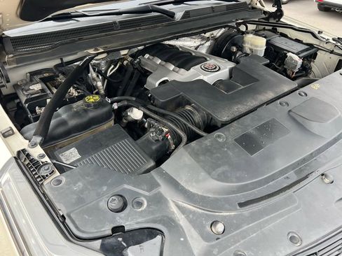 Used 2015 Cadillac Escalade Premium image 49