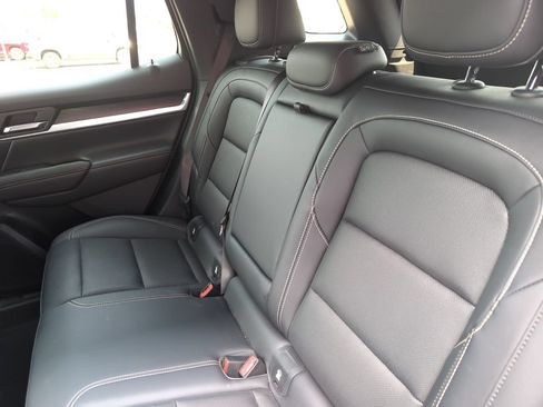 Used 2025 GMC Terrain Elevation w/ Elevation Premium Package AWD/4WD image 13