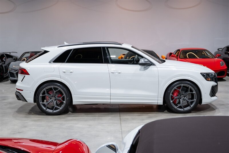 Used 2025 Audi RS Q8 performance AWD/4WD image 7