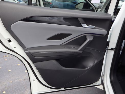 New 2026 Volkswagen Tiguan SE R-Line image 24