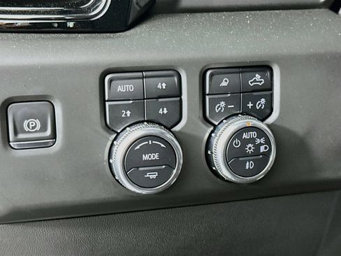 Used 2025 GMC Sierra 1500 AT4 AWD/4WD image 11