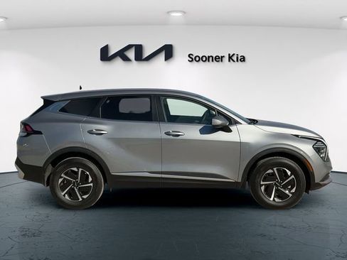 Certified 2025 Kia Sportage LX image 7