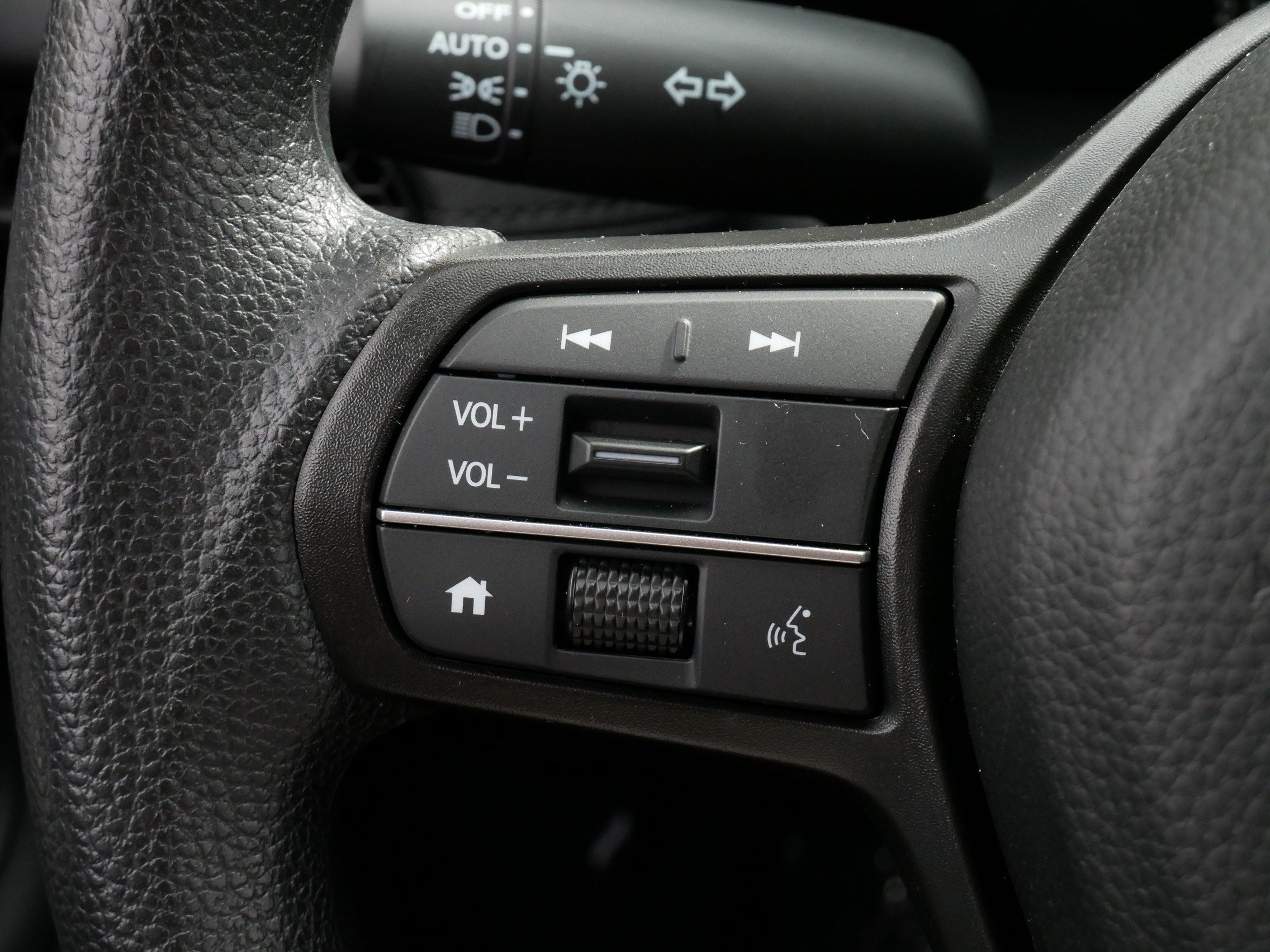 Certified 2027 Honda HR-V LX image 27