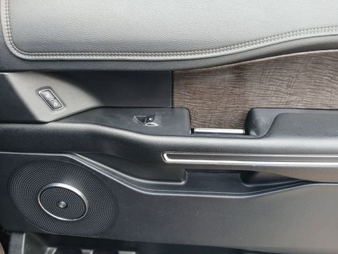 Used 2020 Ford Expedition Max Limited AWD/4WD image 43