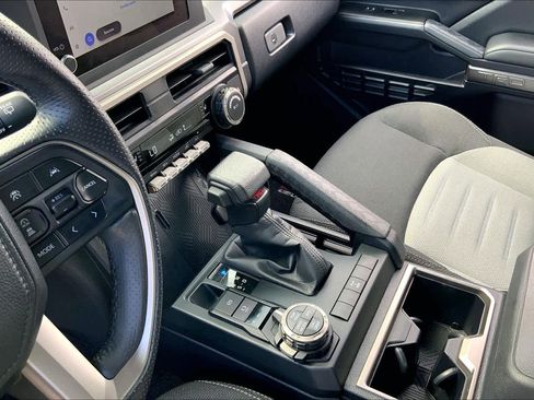 Used 2025 Toyota 4Runner TRD Off-Road AWD/4WD image 16
