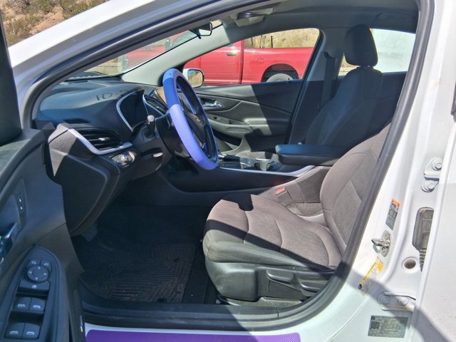Used 2018 Chevrolet Volt LT w/ Comfort Package FWD image 5
