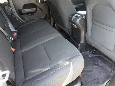 Used 2023 Jeep Wrangler Unlimited image 39