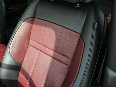 Used 2020 Land Rover Range Rover Evoque R-Dynamic HSE image 26