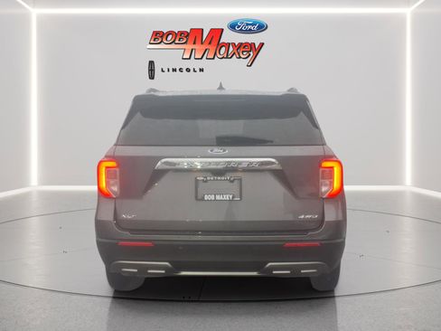 Certified 2022 Ford Explorer XLT w/ Equipment Group 202A image 5