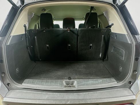 Used 2025 Nissan Pathfinder SV FWD image 29