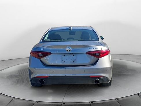 Used 2018 Alfa Romeo Giulia AWD image 4