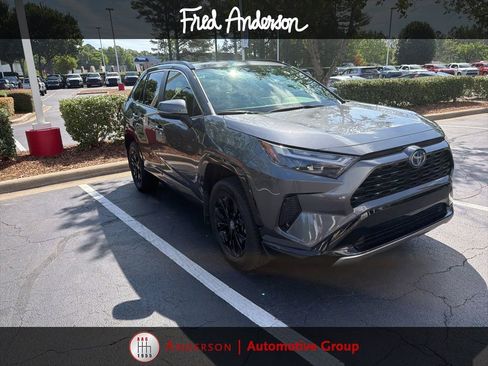 Used 2022 Toyota RAV4 SE AWD/4WD image 13