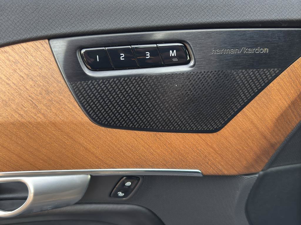 Used 2024 Volvo XC90 B6 Plus w/ Protection Package Premier AWD/4WD image 23