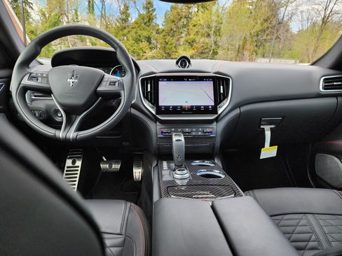 Used 2023 Maserati Ghibli Trofeo RWD image 13