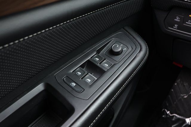 Used 2024 Volkswagen Atlas SE AWD/4WD image 19