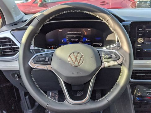 New 2025 Volkswagen Taos SE image 28