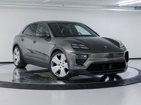 New 2025 Porsche Macan Electric image 9