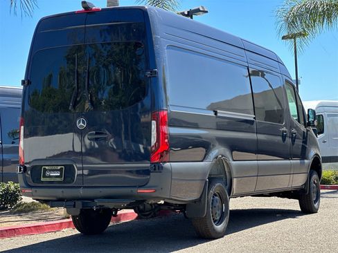 Used 2024 Mercedes-Benz Sprinter 2500 image 3