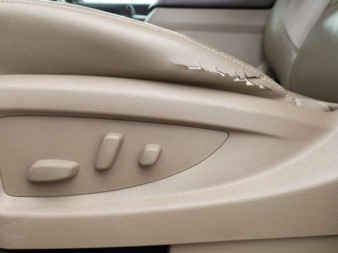 Used 2015 Chevrolet Suburban LTZ image 26