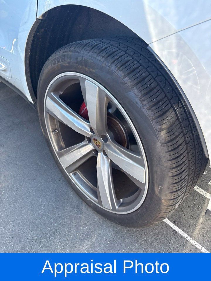 Certified 2023 Porsche Macan S AWD/4WD image 15
