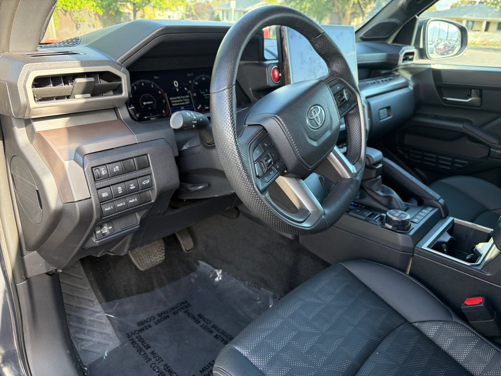 Used 2024 Toyota Tacoma TRD Off-Road w/ TRD Off Road Premium Package AWD/4WD image 10