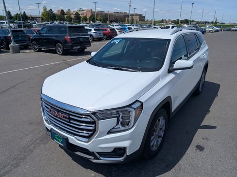 Certified 2024 GMC Terrain SLT AWD/4WD image 8