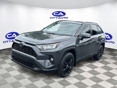 Used 2020 Toyota RAV4 XLE Premium FWD image 1