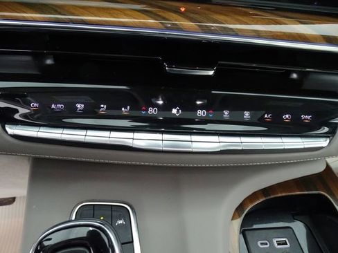 Certified 2024 Cadillac Escalade ESV Premium Luxury Platinum w/ LPO, Floor Liner Package AWD/4WD image 17