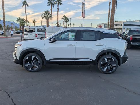 New 2026 Nissan Kicks SR FWD image 3