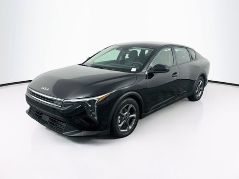 Used 2025 Kia K4 FWD image 3