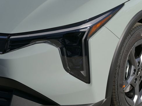 New 2026 Kia K4 LXS image 7