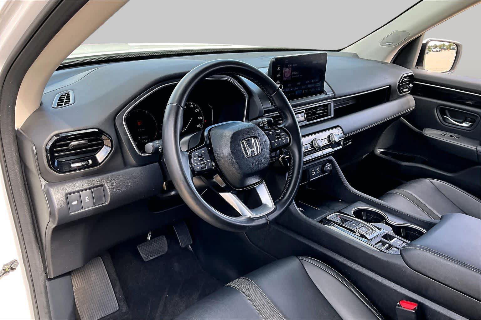 Used 2023 Honda Pilot Touring image 17