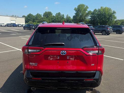 Used 2024 Toyota RAV4 SE w/ Weather & Moonroof Package AWD/4WD image 5