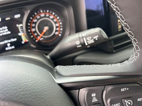 Used 2025 Jeep Gladiator Rubicon image 17