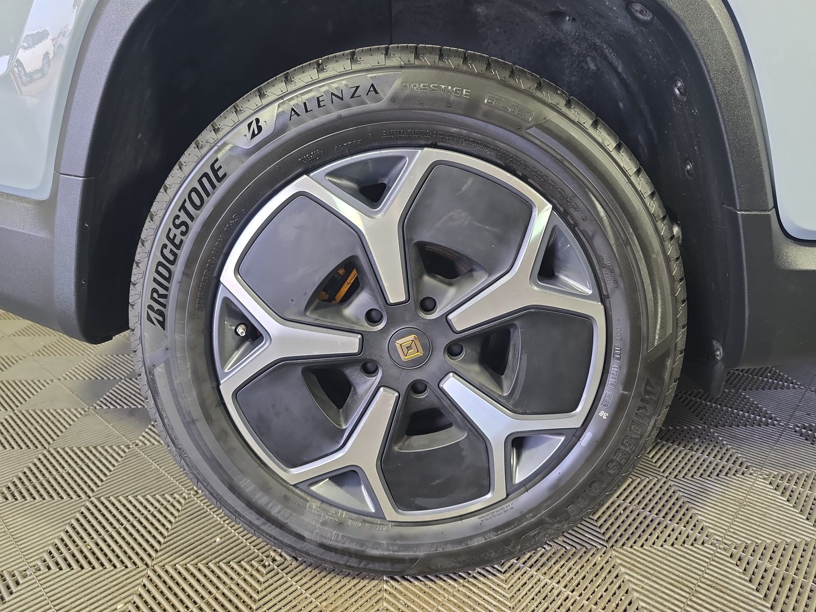 Used 2023 Rivian R1T Launch Edition AWD/4WD image 12