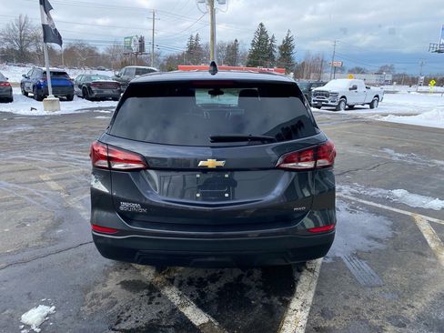 Used 2022 Chevrolet Equinox LS w/ LS Convenience Package image 4