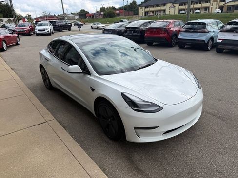 Used 2023 Tesla Model 3 Standard Range RWD image 6