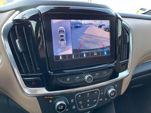 Used 2023 Chevrolet Traverse Premier image 10