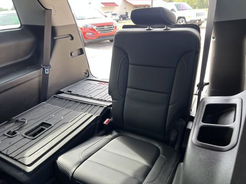 Used 2019 GMC Acadia SLT w/ Black Edition image 17