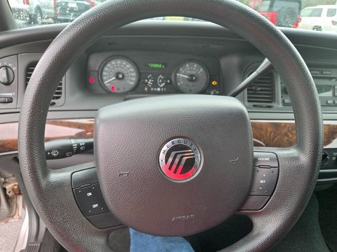 Used 2007 Mercury Grand Marquis GS image 9